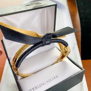 Bow Gold snap bracelet pair